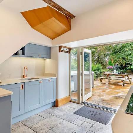 3 Bed In Settle Oc-76650 Holiday home *